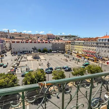Spacious 3br In Praca Da Figueira-central Location شقة