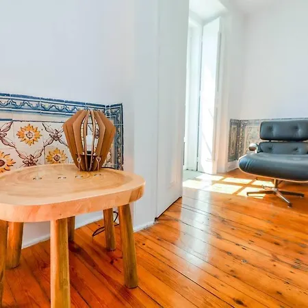 Spacious 3br In Praca Da Figueira-central Location ליסבון