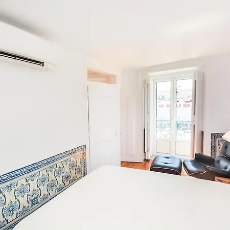 Spacious 3br In Praca Da Figueira-central Location ליסבון