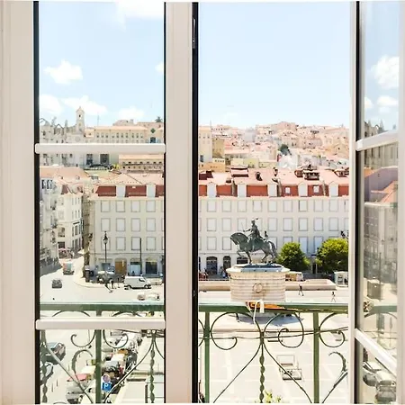 Spacious 3br In Praca Da Figueira-central Location